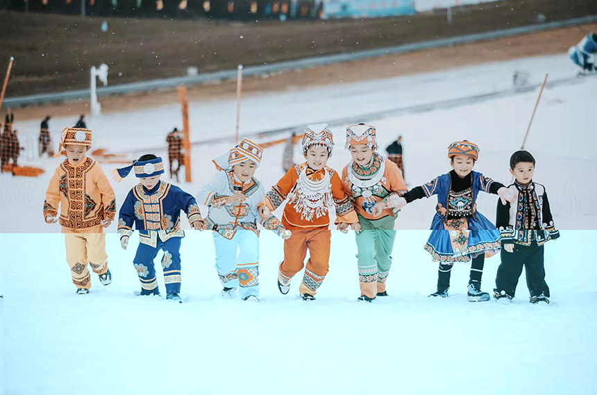 第八屆全國(guó)大眾冰雪季恩施會(huì)場(chǎng)在巴東綠蔥坡啟幕【5】