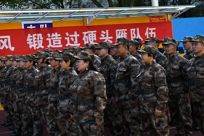 湖北建始:村社區(qū)書記“大練兵” 塑造“兵支書“精氣神【4】