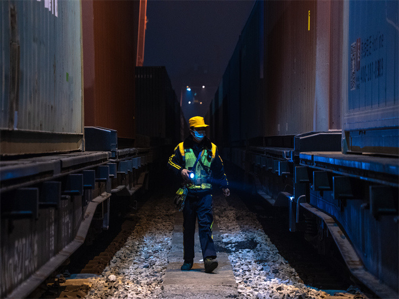 中歐班列(武漢)把中國年味送到歐洲 肖一鳴攝