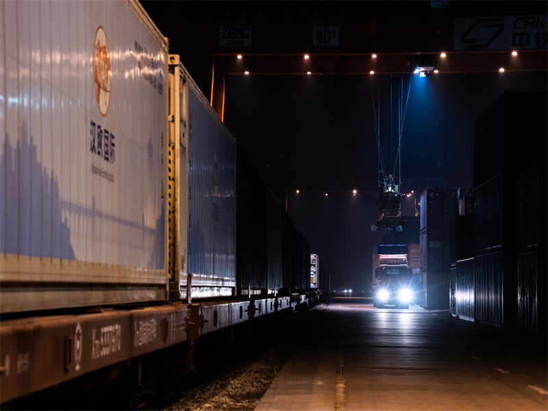 中歐班列(武漢)把中國年味送到歐洲 肖一鳴攝