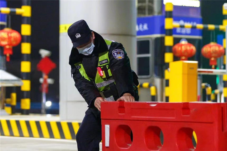 武漢公安人員保障城市安全。武龔軒攝