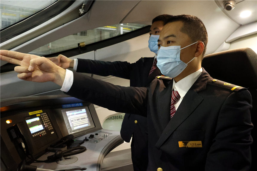 ���(y��ng)�C(j��)��(w��)�����������ֱ��ۿ������Ĳٿv��܇(ch��)���_����܇(ch��)�\(y��n)�а�ȫ���@�������B�m(x��)�ڍ�λ�ϵĵ�10��(g��)���\(y��n)������z