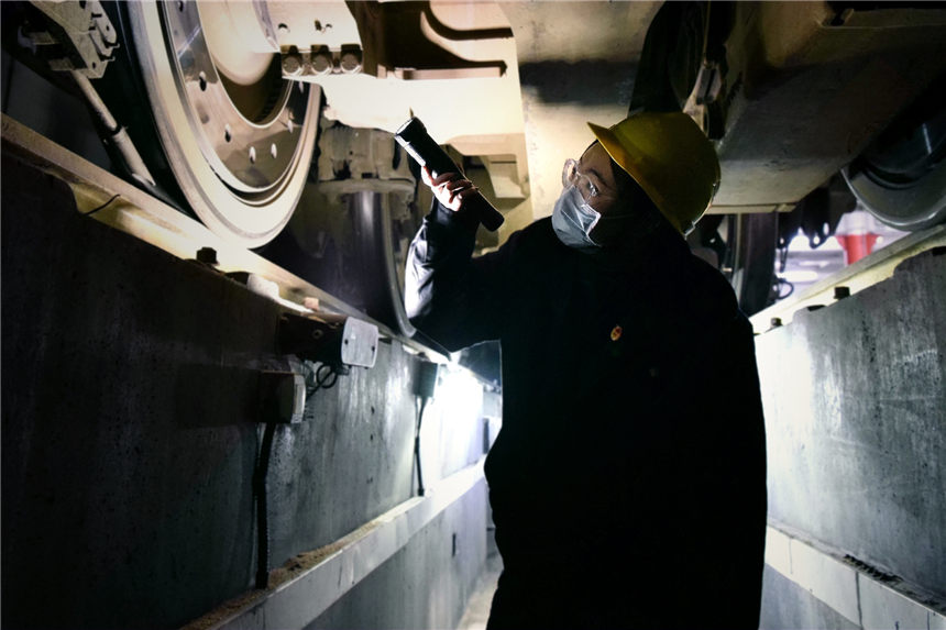 �����C��(w��)�Ιz�޹����������ڌ����M��ęC܇���в��M�Йz�����_���C܇�Ͼ���ȫ���@���������B�m(x��)�ڍ�λ�ϵĵ�3������(ji��)����䓔z