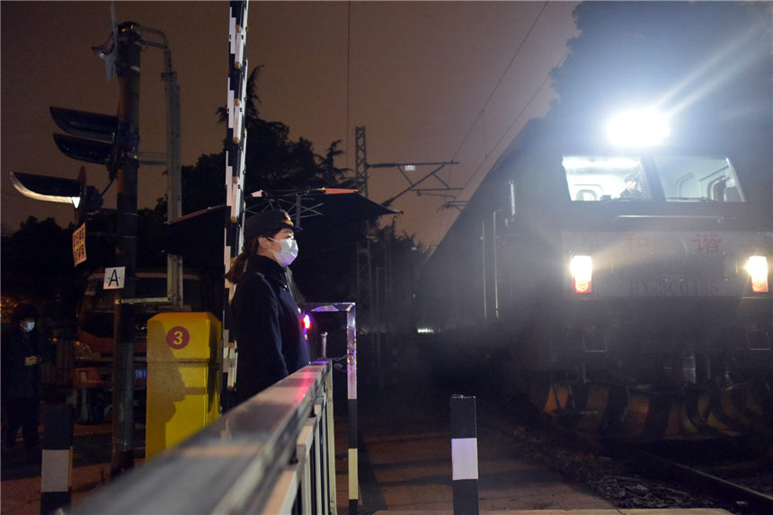 ��h�򹤶ε��ڹ����������ھ���һ����������܇���_��������܇��ȫ���@�Ǐ������B�m(x��)�ڍ�λ�ϵĵ���������(ji��)��ꐏ��z