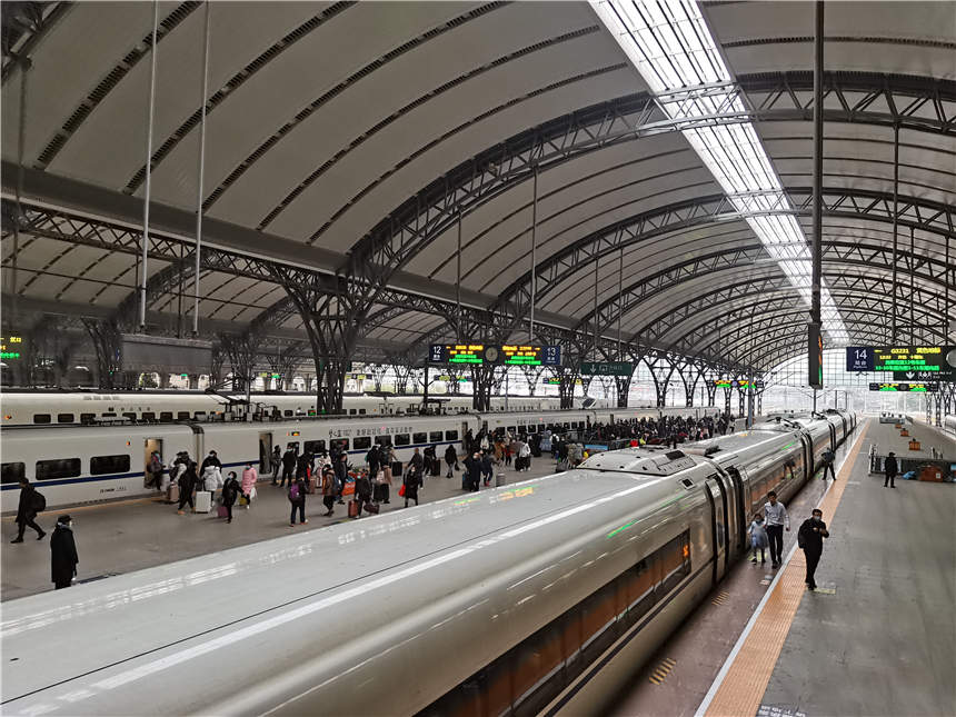 �h�ڻ�܇վӭ���˷��̿����߷塣�������z