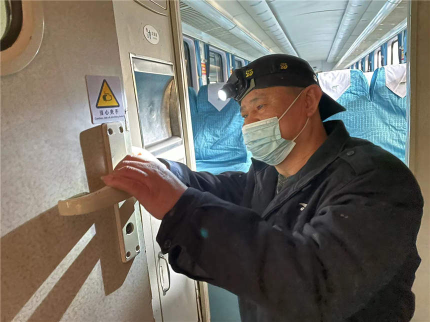 ���乤����̎��߅�T���ֹ������߾��t�z