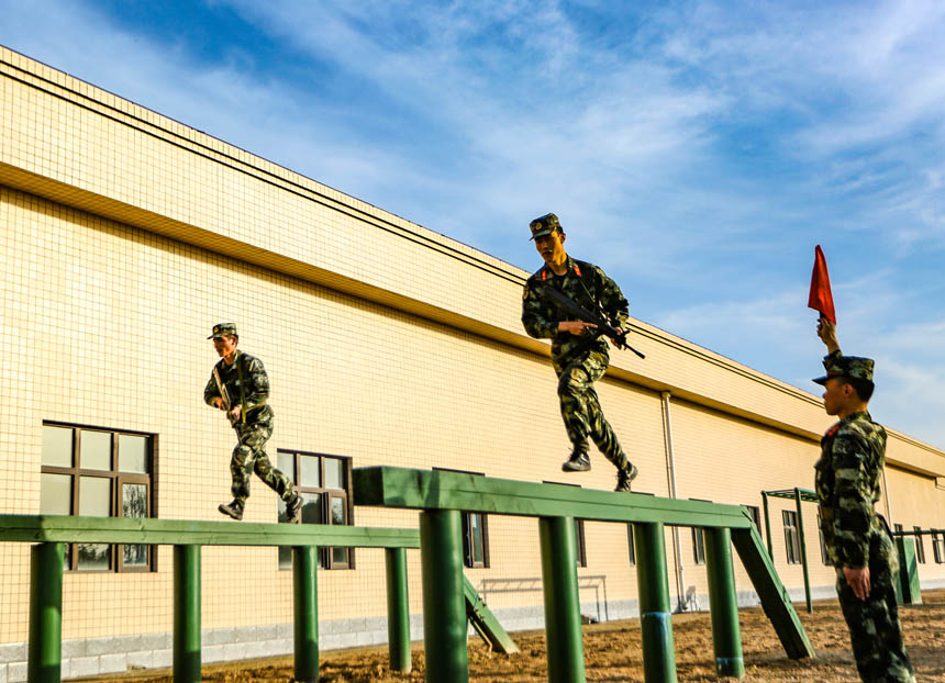 �y��100�׹ٱ��_�̪�ľ��