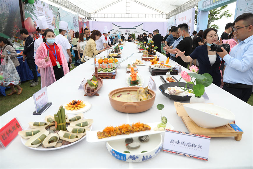 美食文化節(jié)上的楚菜名宴展。聶爽攝