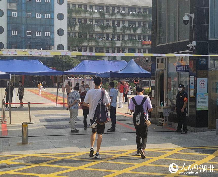 ���������M(j��n)�뿼�c(di��n)�������z