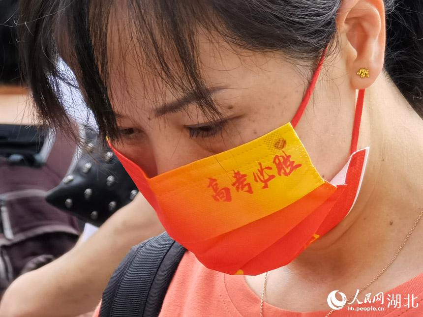 �������L�������߿��؄١������������z