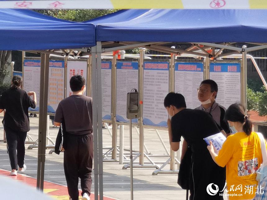 �����M(j��n)�뿼��(ch��ng)���M(j��n)����Ę�R(sh��)�e�������z