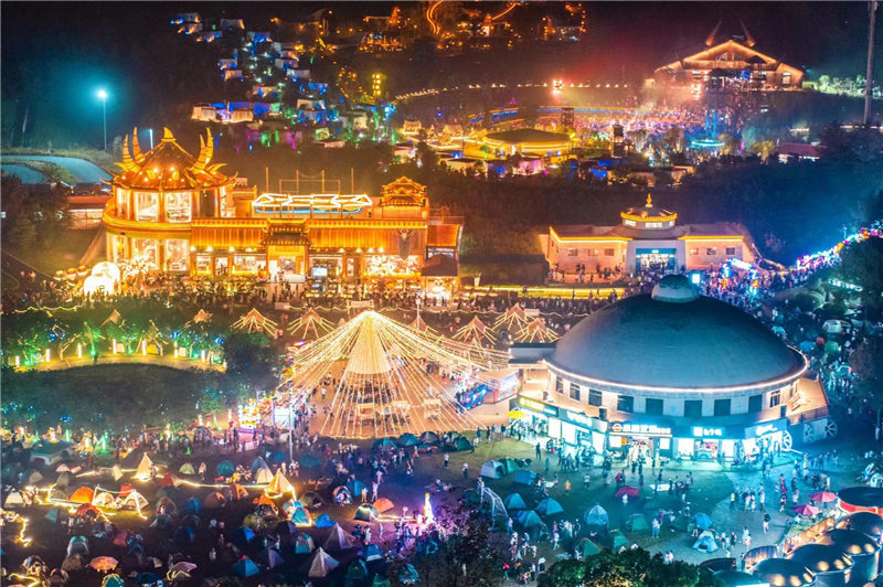 夜游木蘭草原。黃宣攝