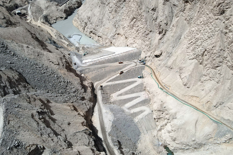 工程已完工的上游圍堰。