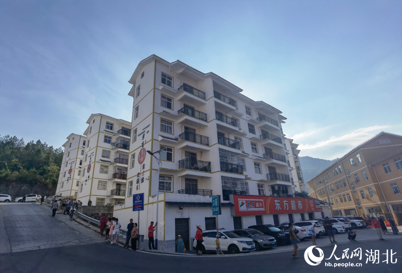 宣恩縣酉水河畔酉水情安置社區(qū)。周雯攝