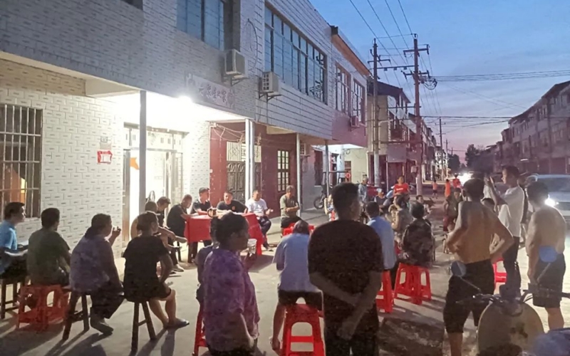 居民為小區(qū)建設(shè)提供針對(duì)性意見和建議。朱東方攝