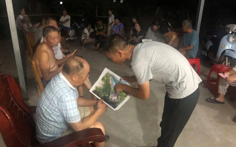 共享共治有妙方，共同締造美好家園。朱東方攝