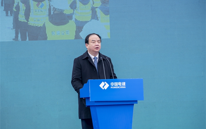 湖北省黃岡市浠水縣委副書記，縣人民政府縣長(zhǎng)陳正紅講話。方俊攝