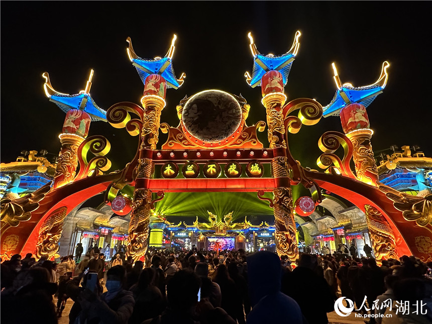 武漢再添一處夜游地標(biāo) “木蘭不夜城”開街迎客【7】