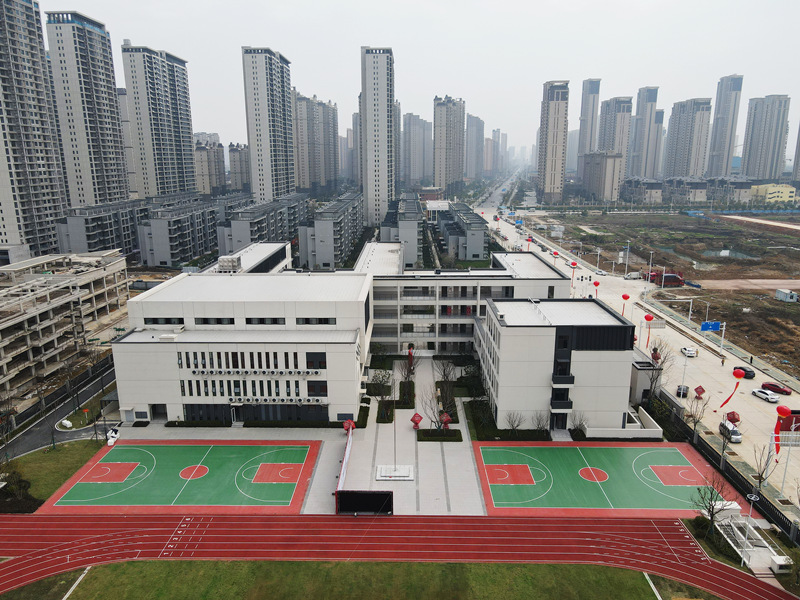 長春街小學蔡甸祥云分校、幸福路中學祥云校區(qū)。武漢地鐵集團供圖