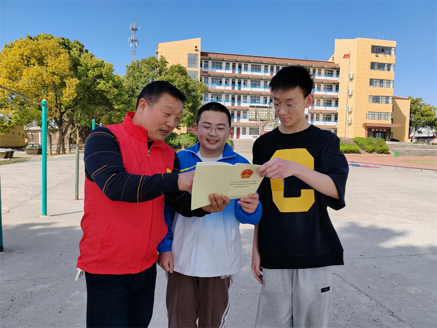 襄陽(yáng)市煙草專(zhuān)賣(mài)局：維護(hù)消費(fèi)者合法權(quán)益? 展現(xiàn)法治煙草新作為