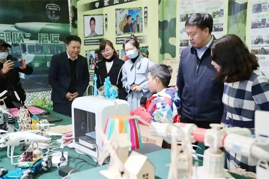 湖北荊門:科技教育開放周 點亮學生科技夢