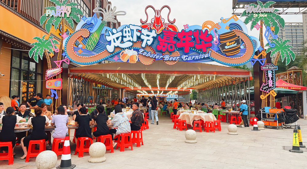 貨輪靠泊在黃驊港綜合港區(qū)雜貨碼頭作業(yè)
堅(jiān)持向海發(fā)展 建設(shè)現(xiàn)代化沿海經(jīng)濟(jì)強(qiáng)市