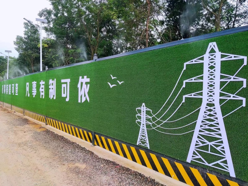 依靠“智慧工地”的自動除塵降噪設(shè)備實現(xiàn)綠色環(huán)保施工。熊江婷攝