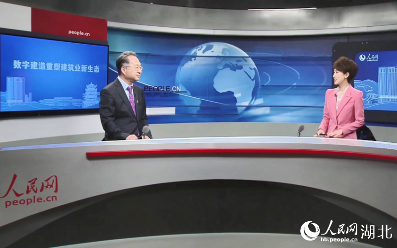 李霆接受人民網(wǎng)專訪。人民網(wǎng)記者郭婷婷攝