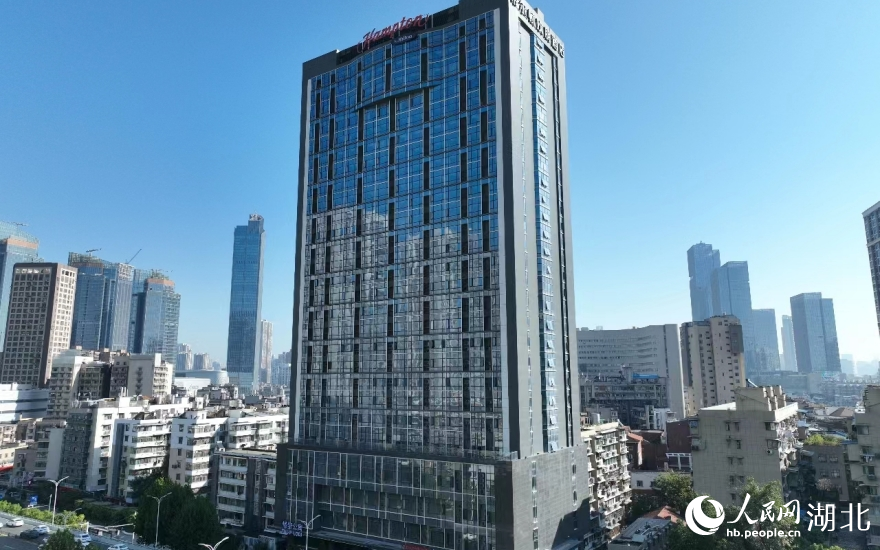 昔日爛尾樓重?zé)ㄉ鷻C(jī)。