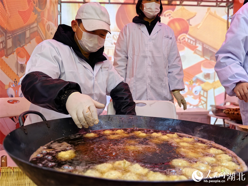湖北武漢：過年的儀式感“丸”起來