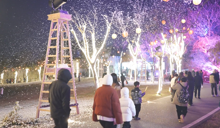 武漢黃陂區(qū)景區(qū)游客絡(luò)繹不絕。魯明攝