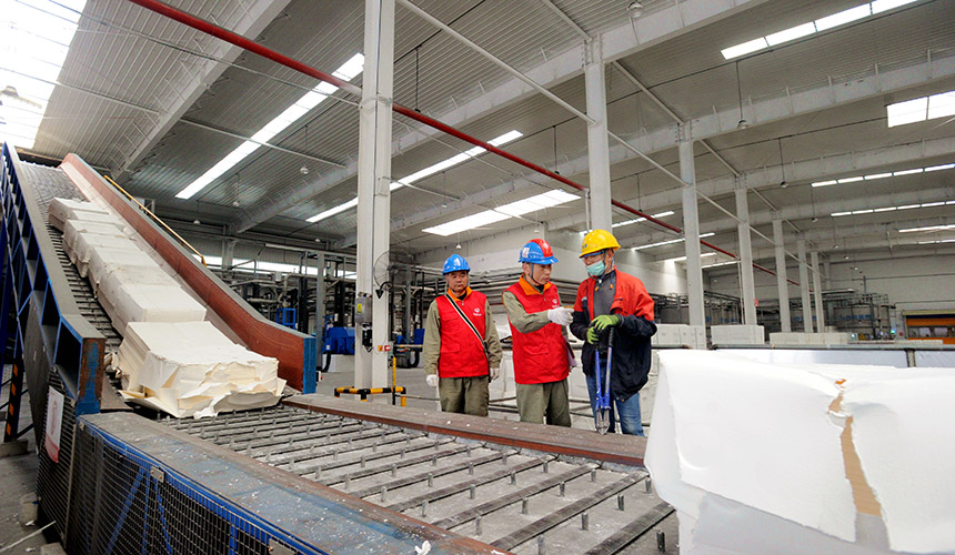 湖北孝感“電小二”助力企業(yè)“開(kāi)門(mén)紅”