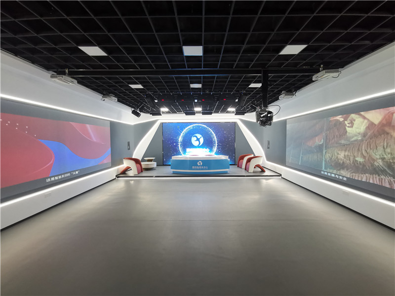 雁鳴融媒體中心演播廳。王中云攝