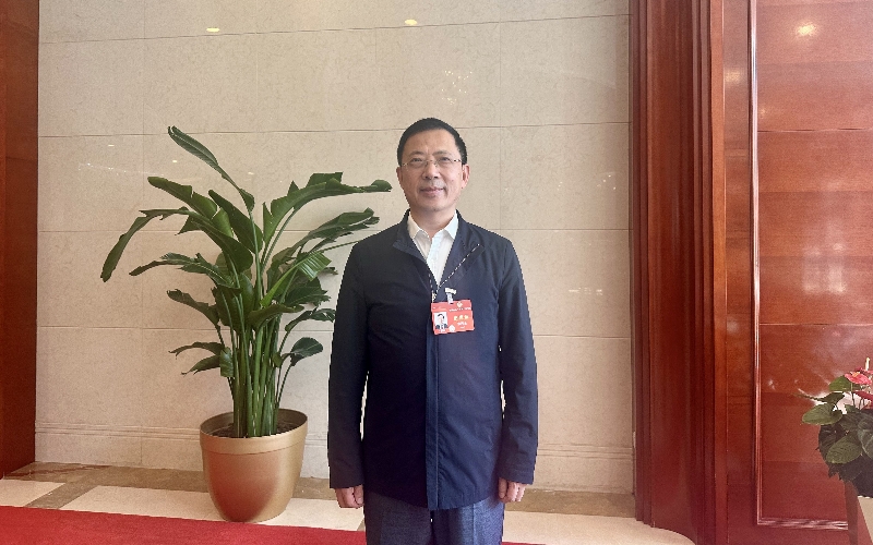 全國(guó)政協(xié)委員、武漢理工大學(xué)黨委書(shū)記信思金。人民網(wǎng)記者 張沛攝