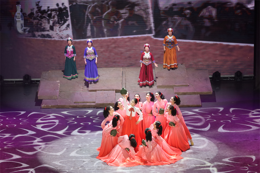 《老兵》原創(chuàng)歌舞劇演出現(xiàn)場(chǎng)。梁冉冉攝