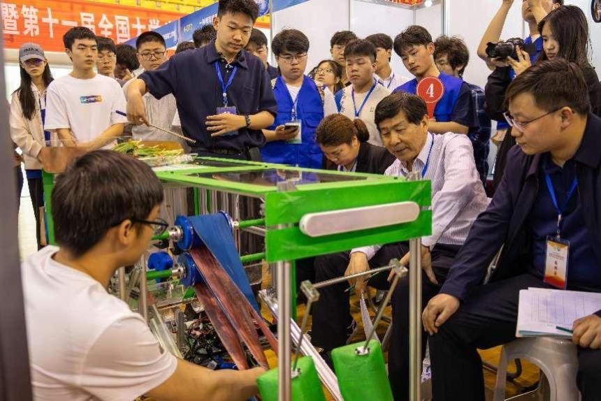 2024年湖北省大學生機械創(chuàng)新設計大賽在武漢東湖學院舉辦【2】