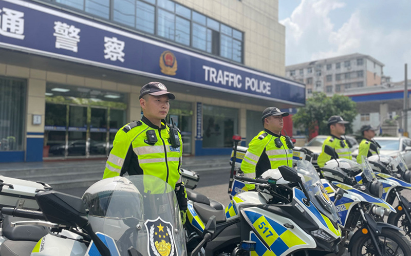 鄂州市公安局交通管理局鄂城大隊二中隊鐵騎風(fēng)采