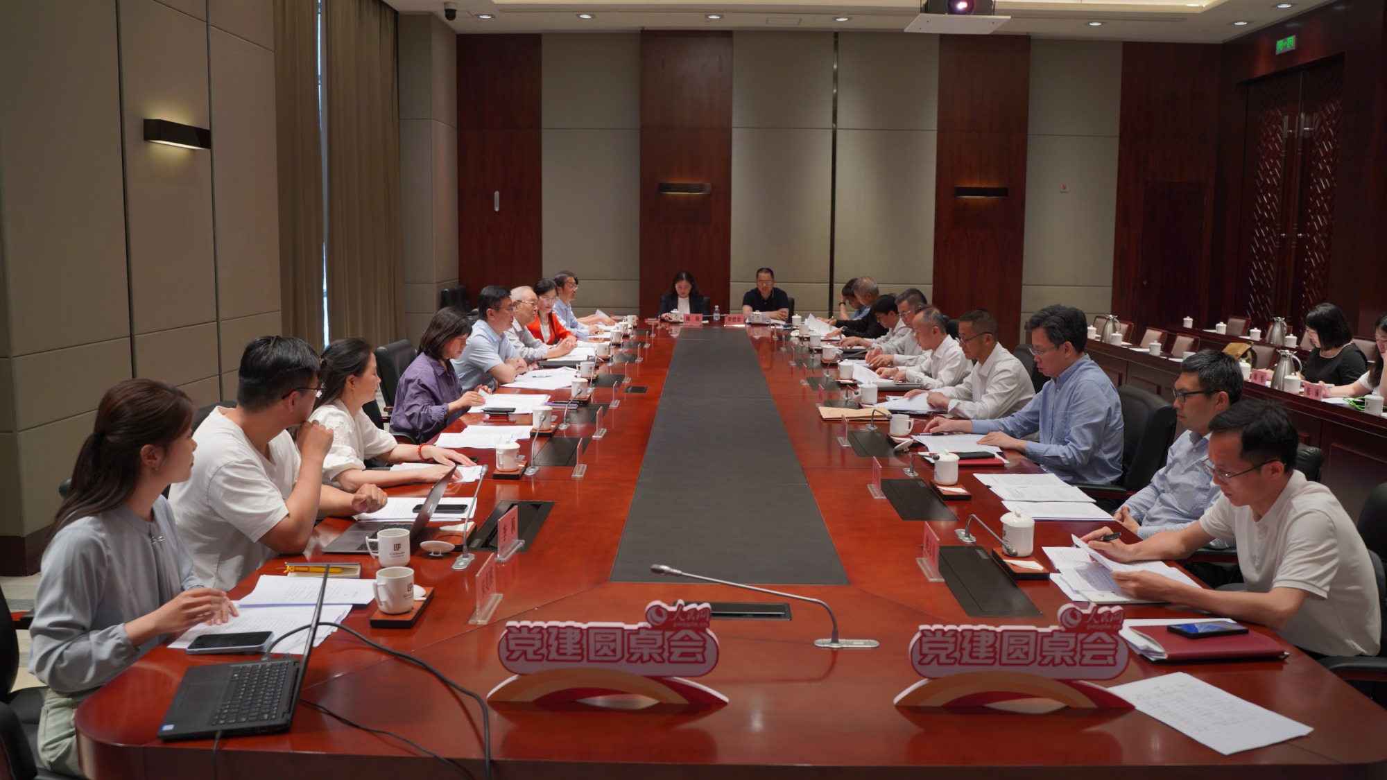武漢黨建圓桌會(huì)現(xiàn)場(chǎng)。人民網(wǎng)記者 王郭驥攝