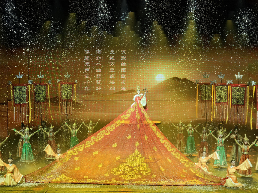 “三峽千古情”景區(qū)里的演出。湖北交投集團(tuán)供圖