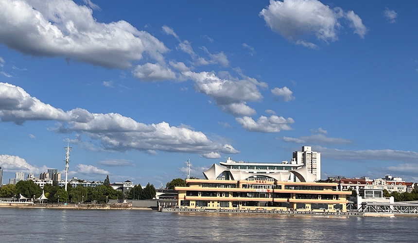 武漢市中華路碼頭。人民網(wǎng)記者 張雋攝