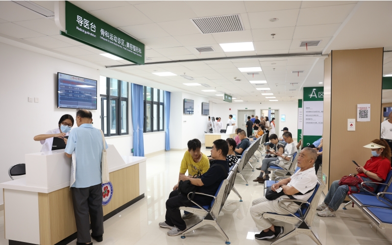 武漢大學(xué)人民醫(yī)院（湖北省人民醫(yī)院）洪山院區(qū)啟用。