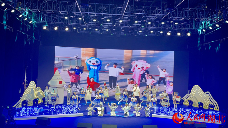 報(bào)告會(huì)現(xiàn)場。人民網(wǎng)記者 張沛攝