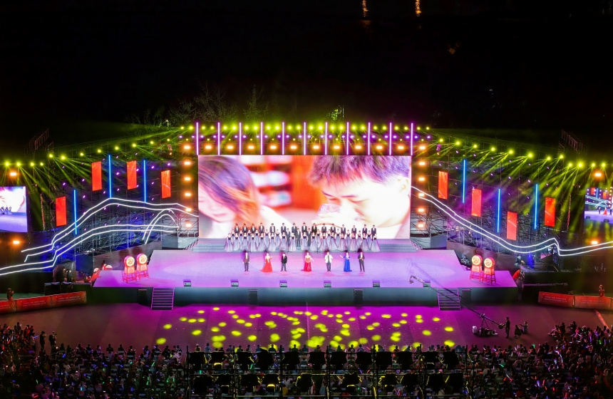 演出現(xiàn)場。學(xué)校供圖