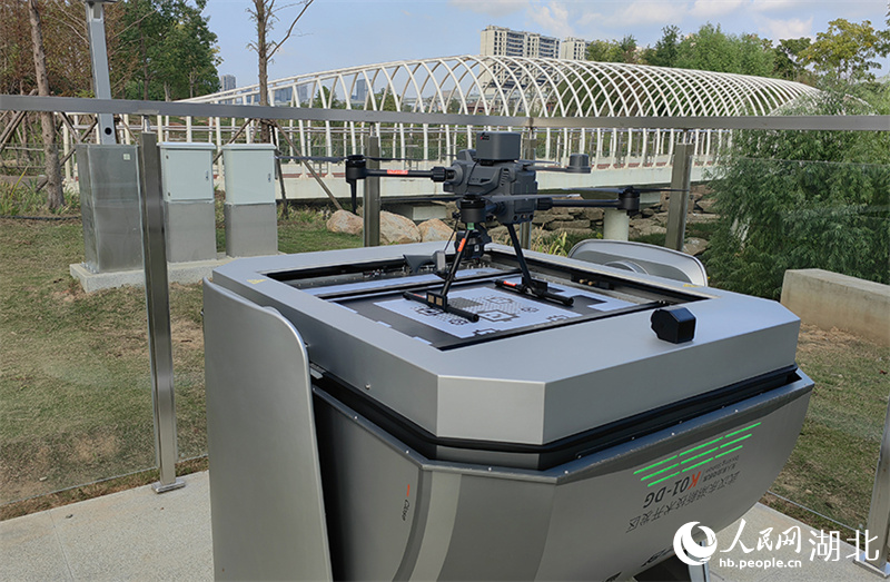 自動巡航回庫的無人機。人民網(wǎng)記者 郭婷婷攝