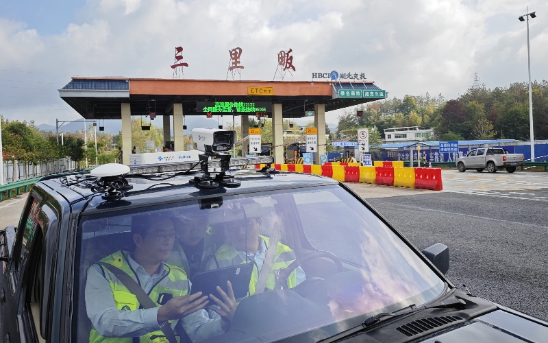 搭載北斗高精度定位的AI巡檢車(chē)。吳迪攝