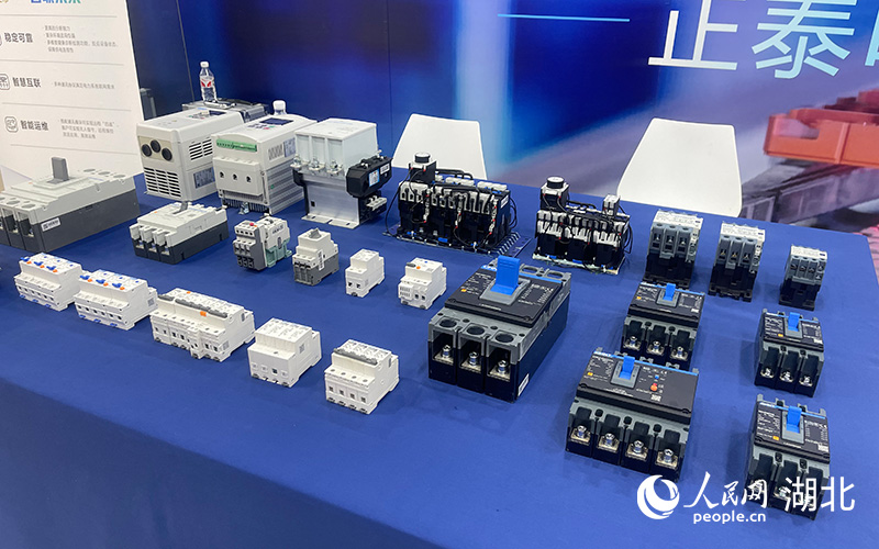 活動(dòng)現(xiàn)場(chǎng)的參展商品。人民網(wǎng)記者 周倩文攝