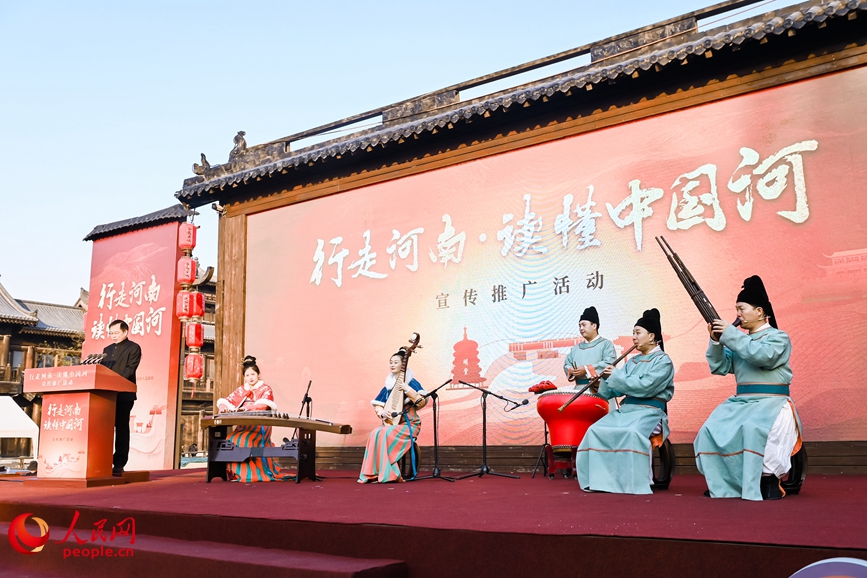 “華夏古樂團(tuán)”演奏。人民網(wǎng) 霍亞平攝