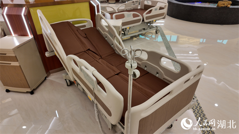 多功能電動床。人民網(wǎng)記者 王郭驥攝