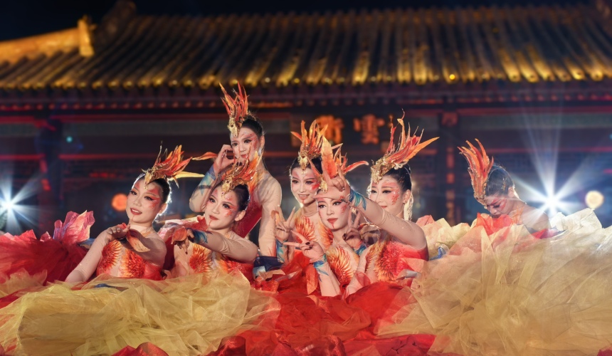 武漢工商學(xué)院110名學(xué)子首登央視春晚舞臺(tái)就參演了4個(gè)節(jié)目