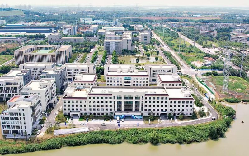 位于光谷的咸寧（武漢）離岸科創(chuàng)園。張仰強(qiáng)攝